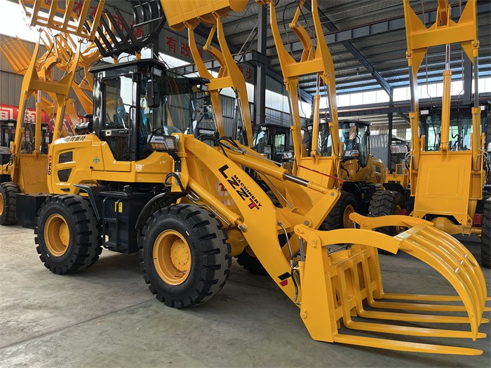 四驅(qū)裝載機(jī)