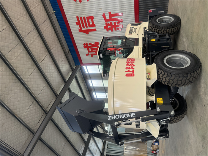 自上料混凝土攪拌車(chē)（全液壓）