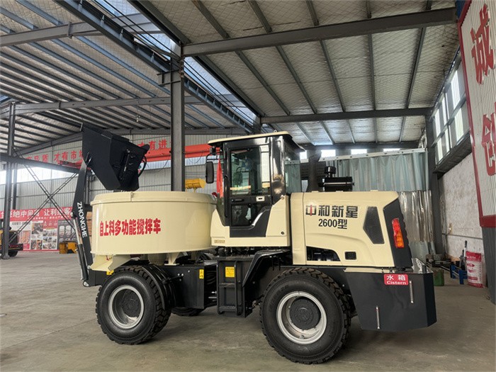 自上料混凝土攪拌車(chē)（全液壓）