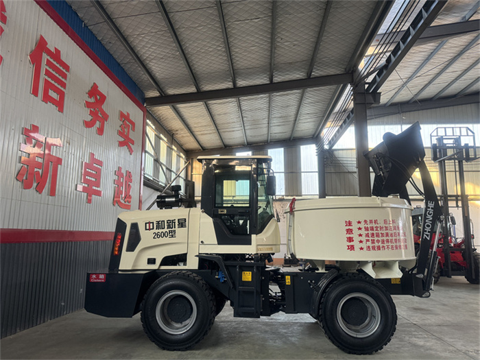 自上料混凝土攪拌車(chē)（全液壓）