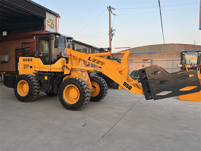四驅(qū)裝載機(jī)